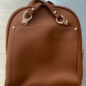 Purse/backpack purse caramel leather
